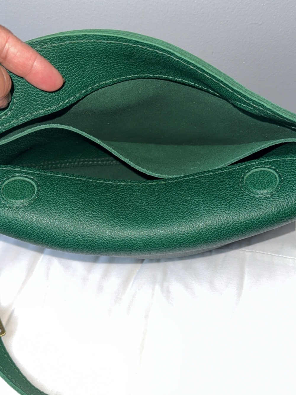 Portland Leather Emerald Green Pebbled Leather Crossbody Bag - Picture 5 of 8